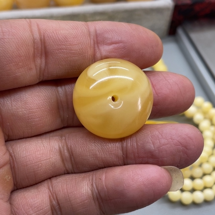 琥珀未镶嵌裸石挂件