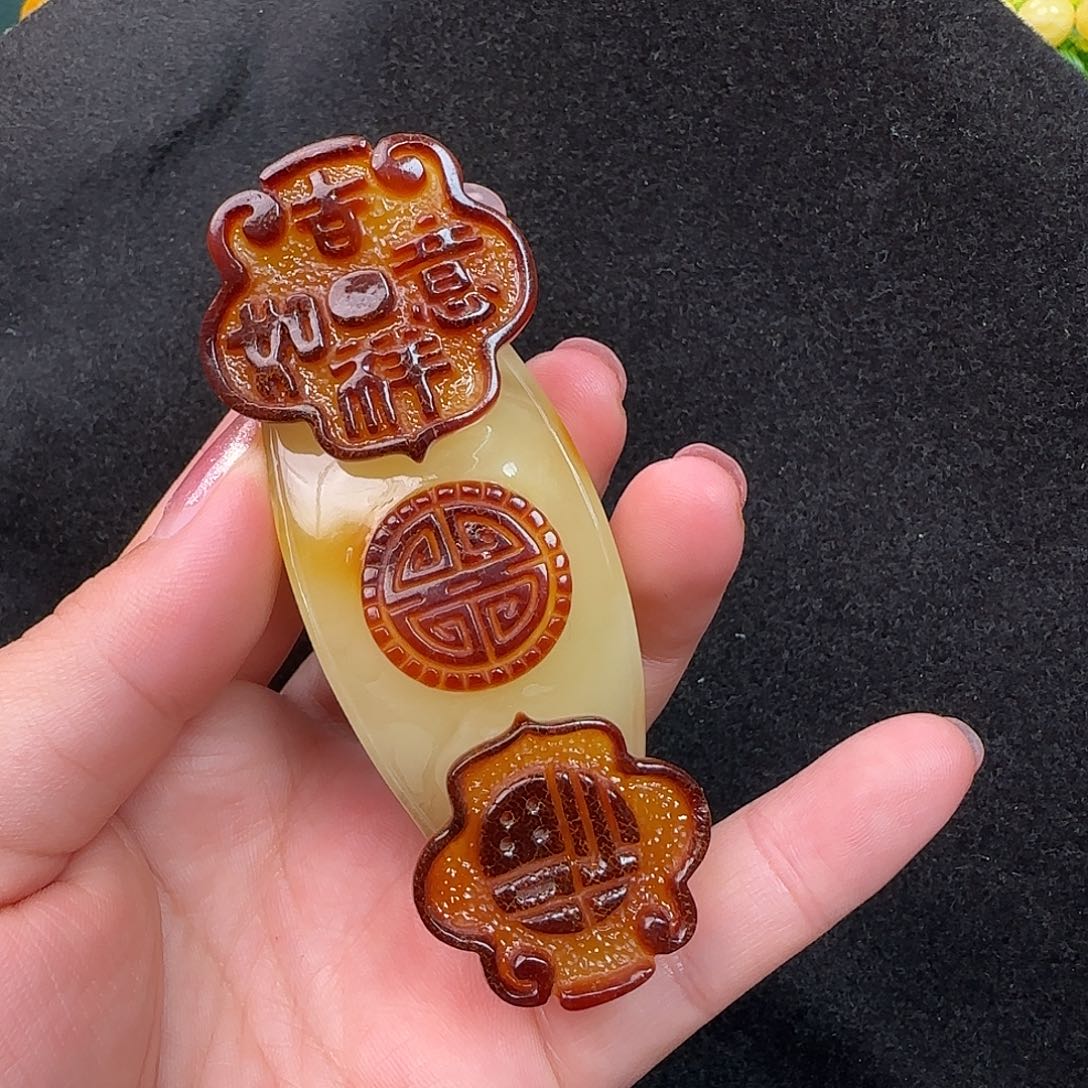 蜜蜡未镶嵌珠宝奇石