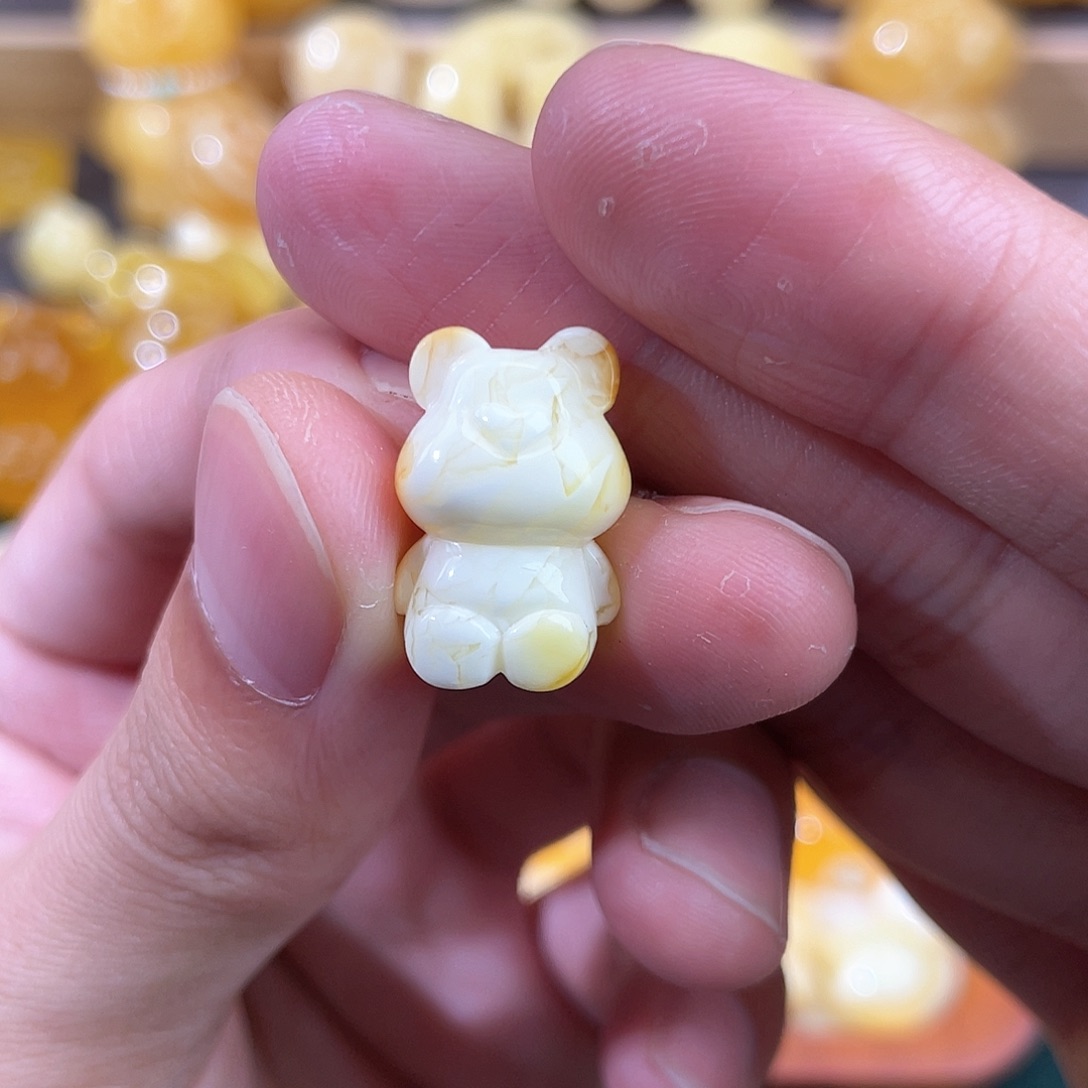 琥珀裸石未镶嵌蜜蜡