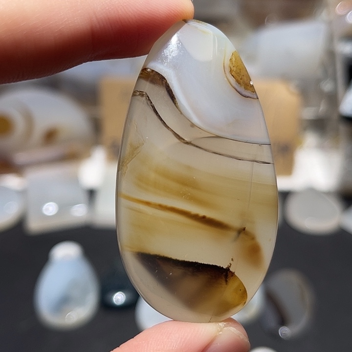 玛瑙/玉髓颈饰未镶嵌