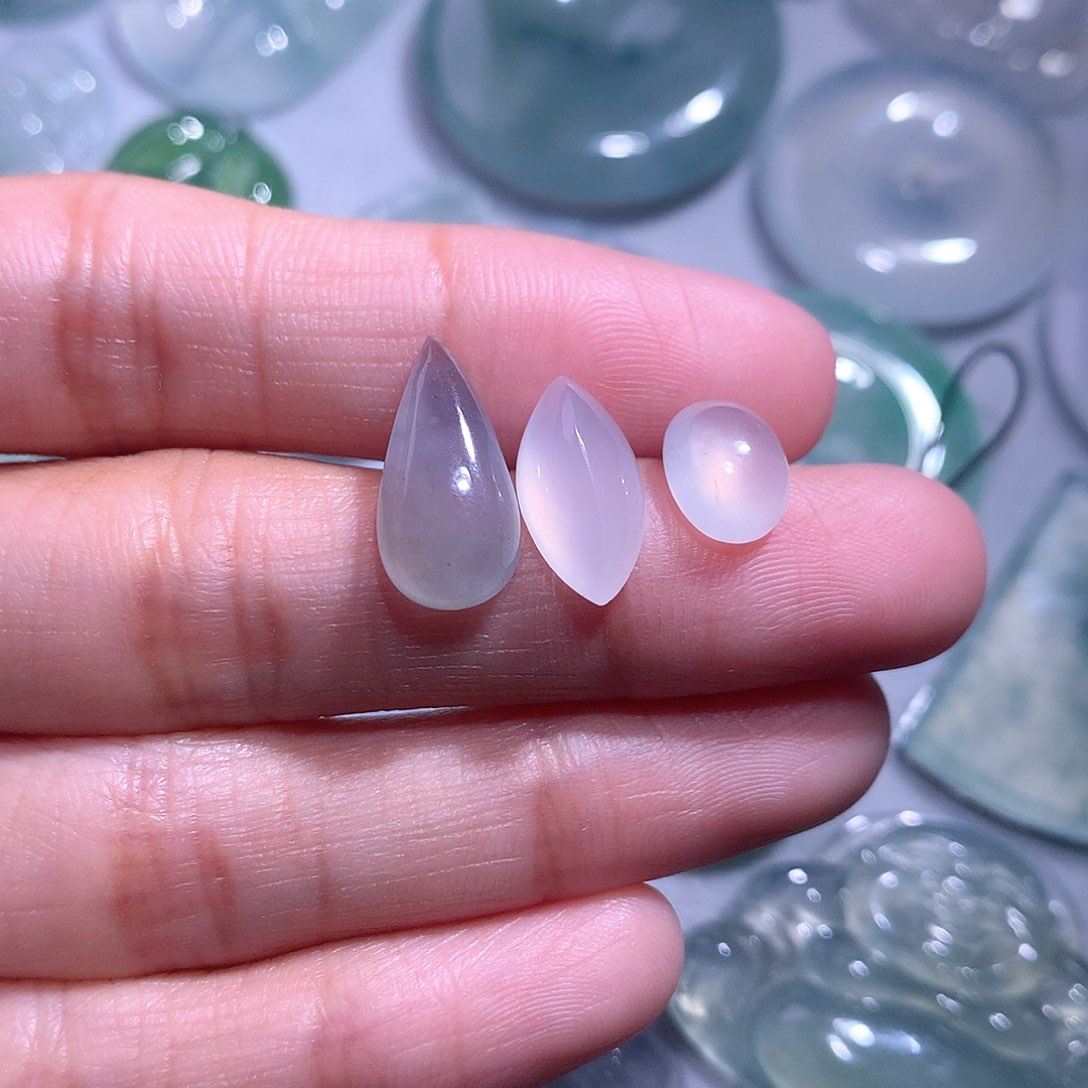 【闪购商品】翡翠颈饰未镶嵌一手