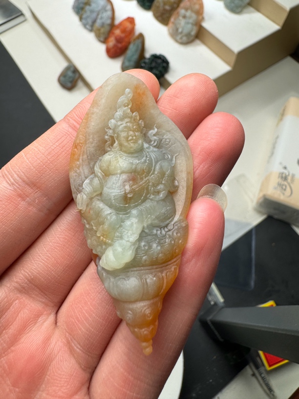 天然翡翠毛货未抛光