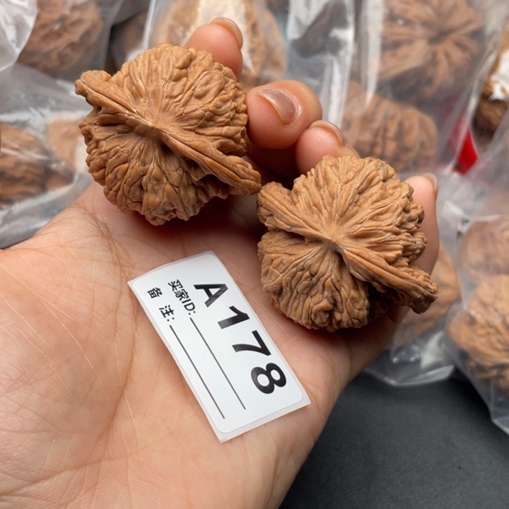 文玩核桃吊坠核桃