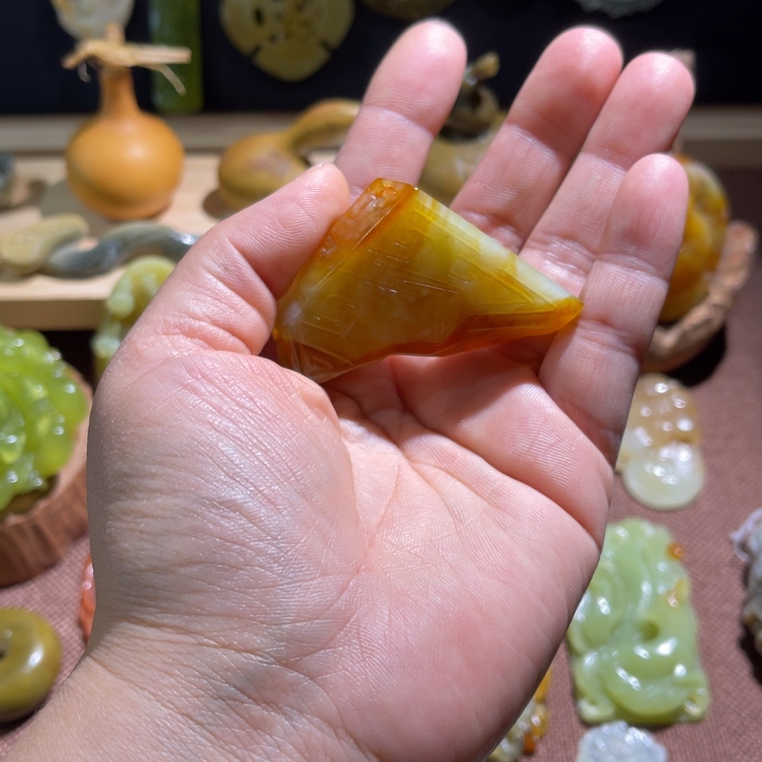 *****蛇纹石玉未镶嵌颈饰