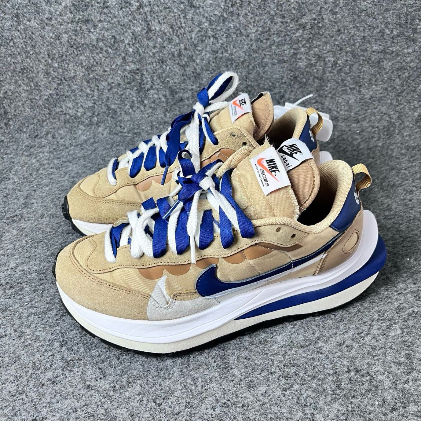 95新 MM6 Sacai3.0卡其 40.5码 C2503