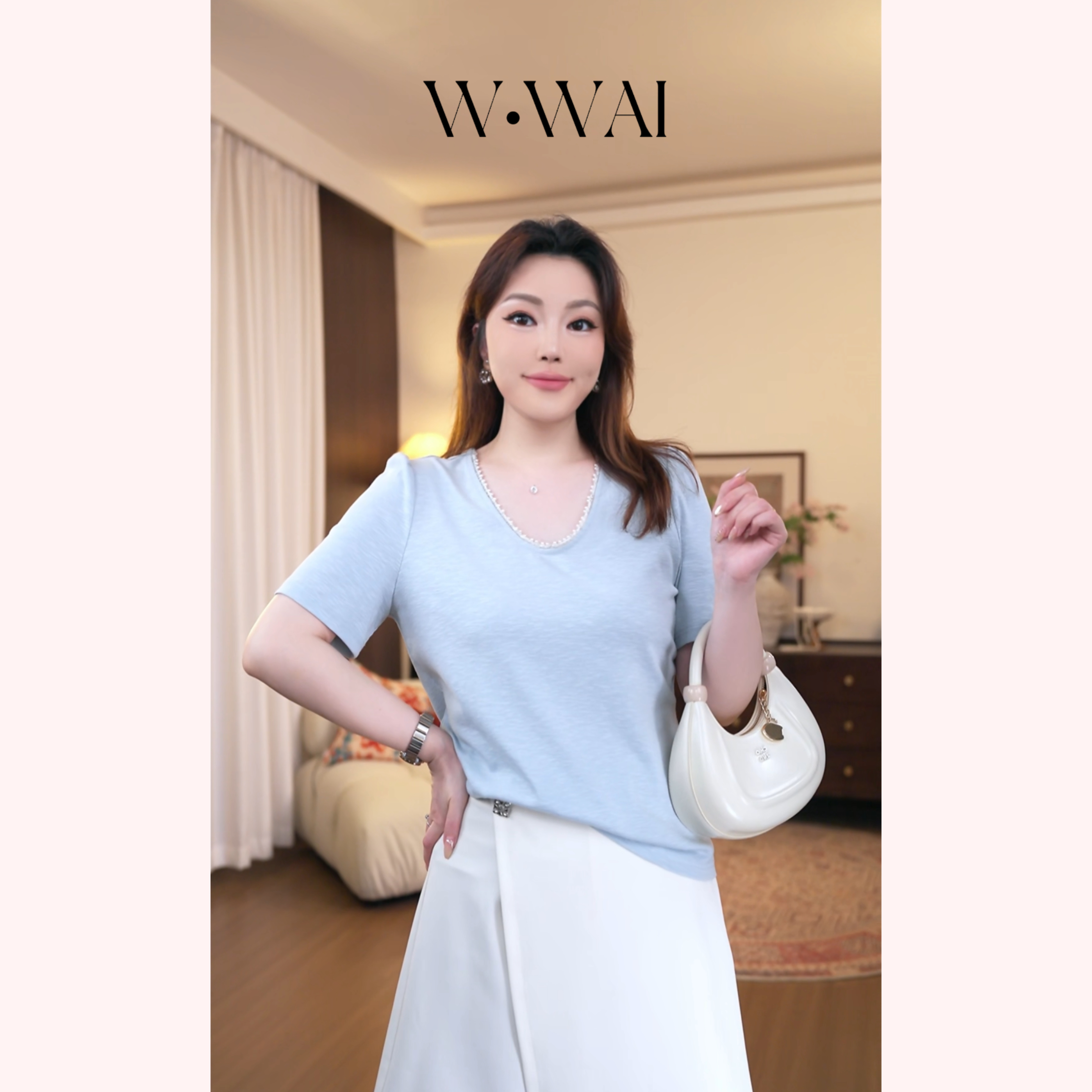 【泡芙小姐】显瘦百搭精致V领短袖上衣 X62S403