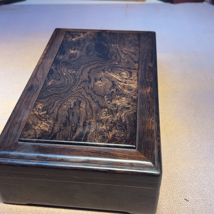 酒***瓶机关盒。            