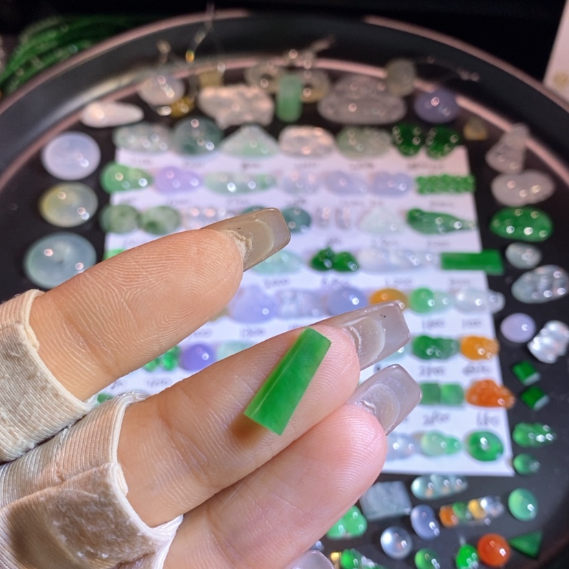 【闪购商品】翡翠挂件未镶嵌牌