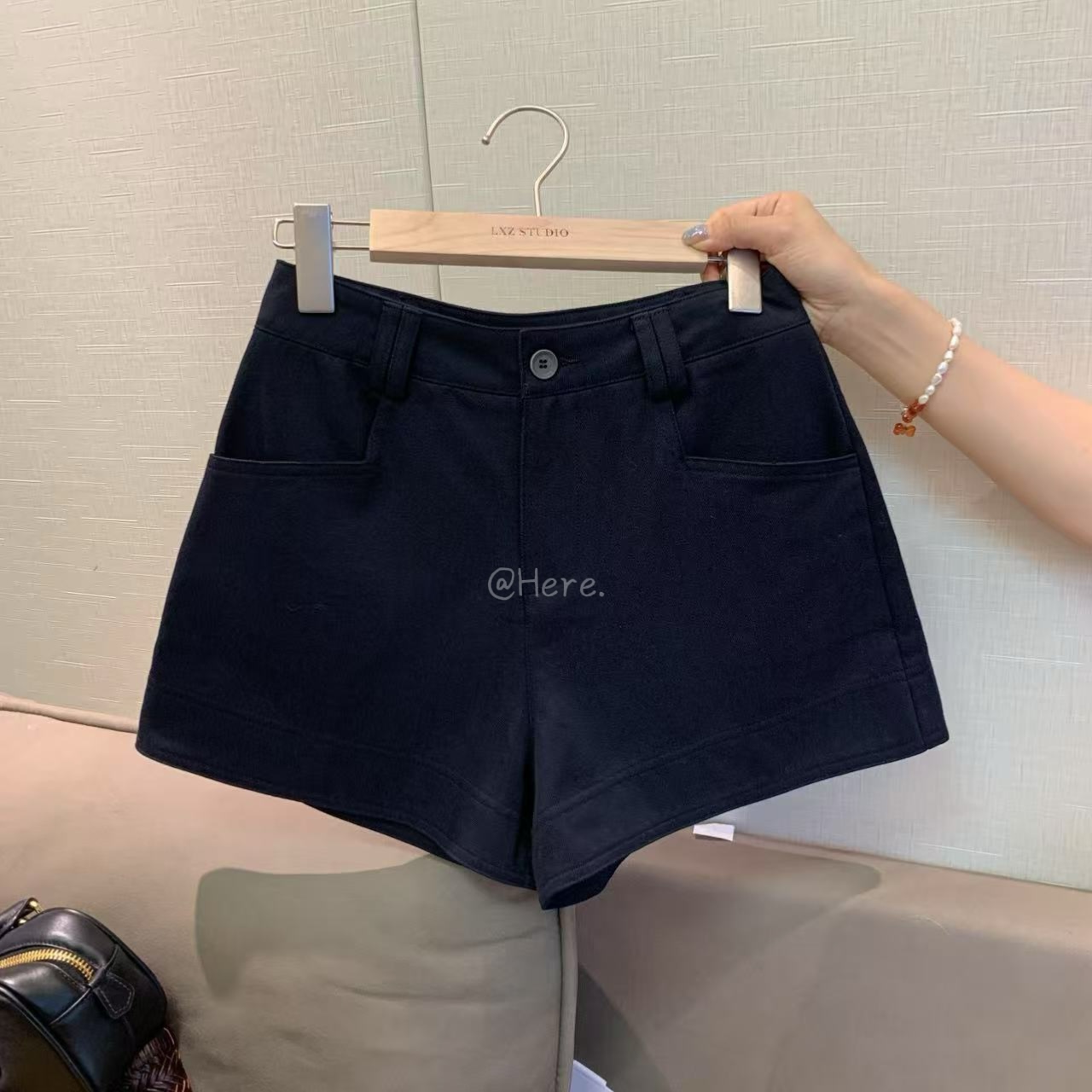 Here【强推神裤】巨显瘦显腿细的基础百搭短裤