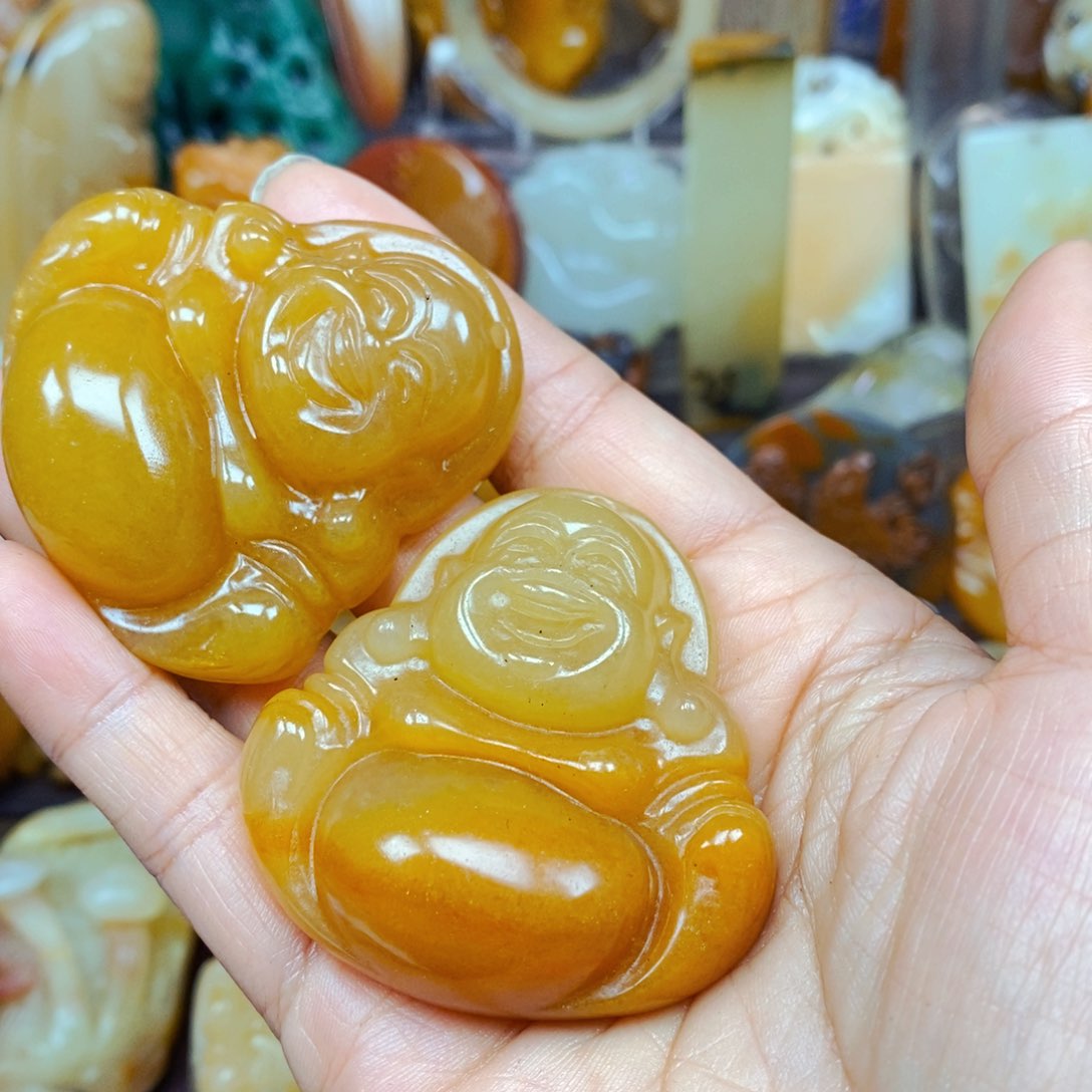 石英质玉（黄龙玉）颈饰未镶嵌