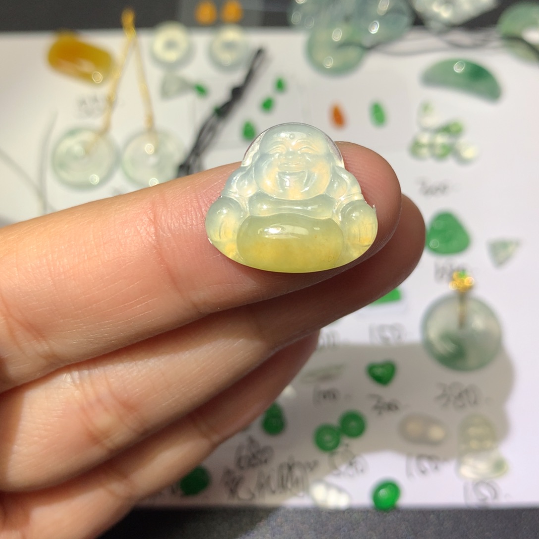 颈饰未镶嵌翡翠佛