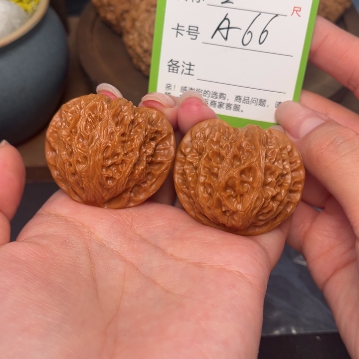 文玩核桃吊坠宫灯