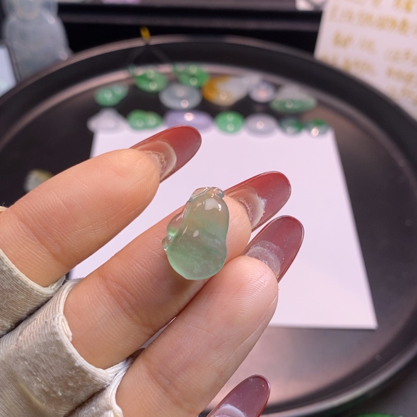 【闪购商品】翡翠挂件未镶嵌葫芦
