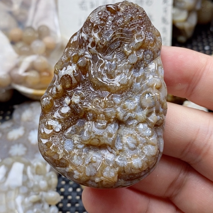 硅化珊瑚（珊瑚玉）颈饰未镶嵌