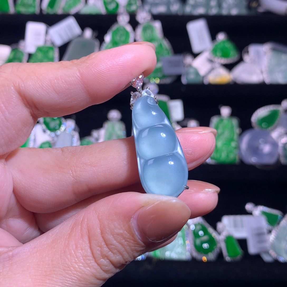 【闪购商品】颈饰银S925镶嵌翡翠