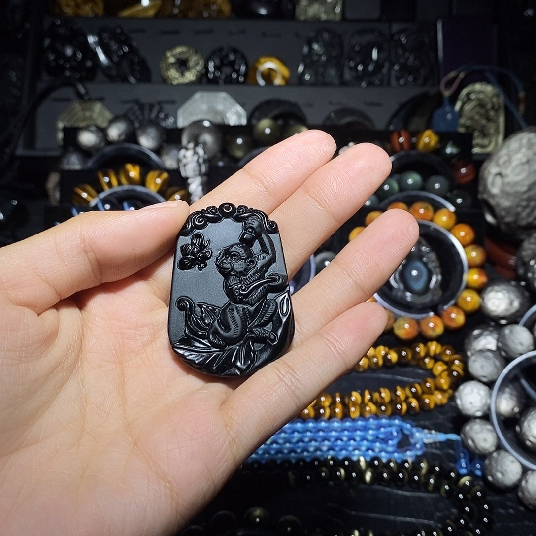 苏***雨黑曜岩未镶嵌手链