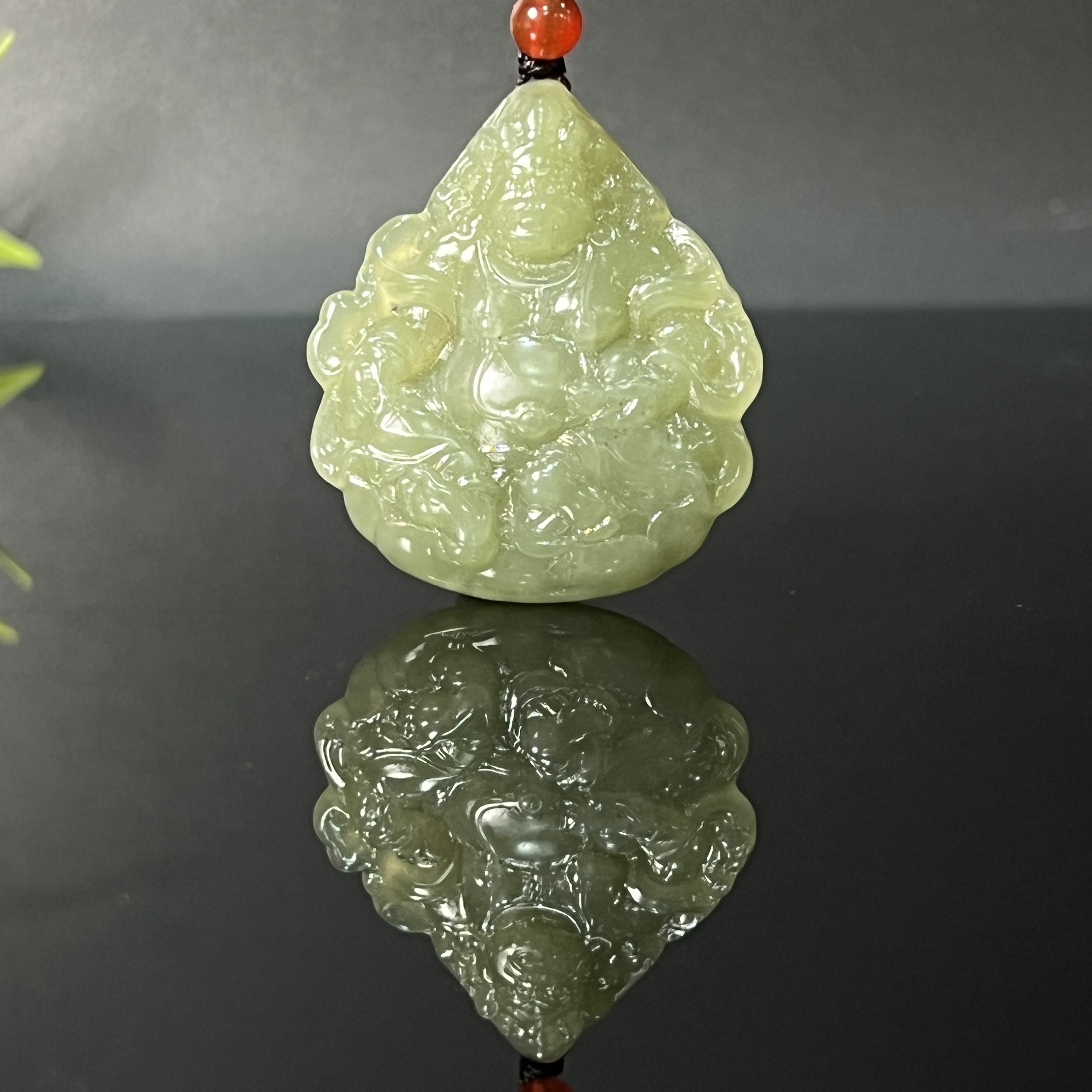 1211GC8823和田玉挂件