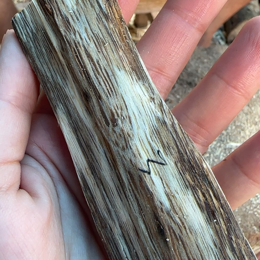 树脂制品3号奇楠原木一个
