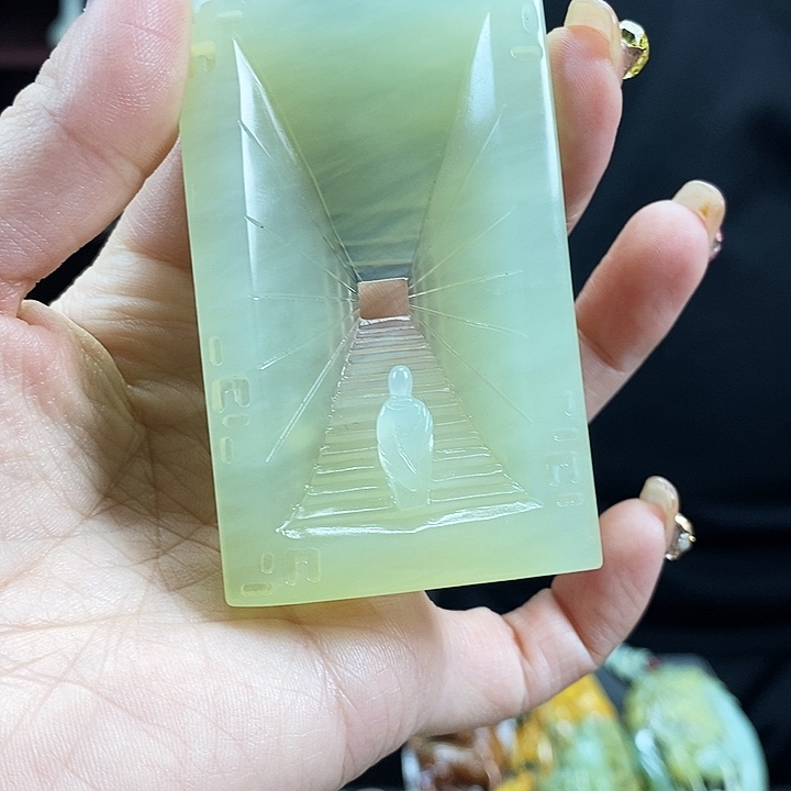 蛇纹石玉吊坠未镶嵌