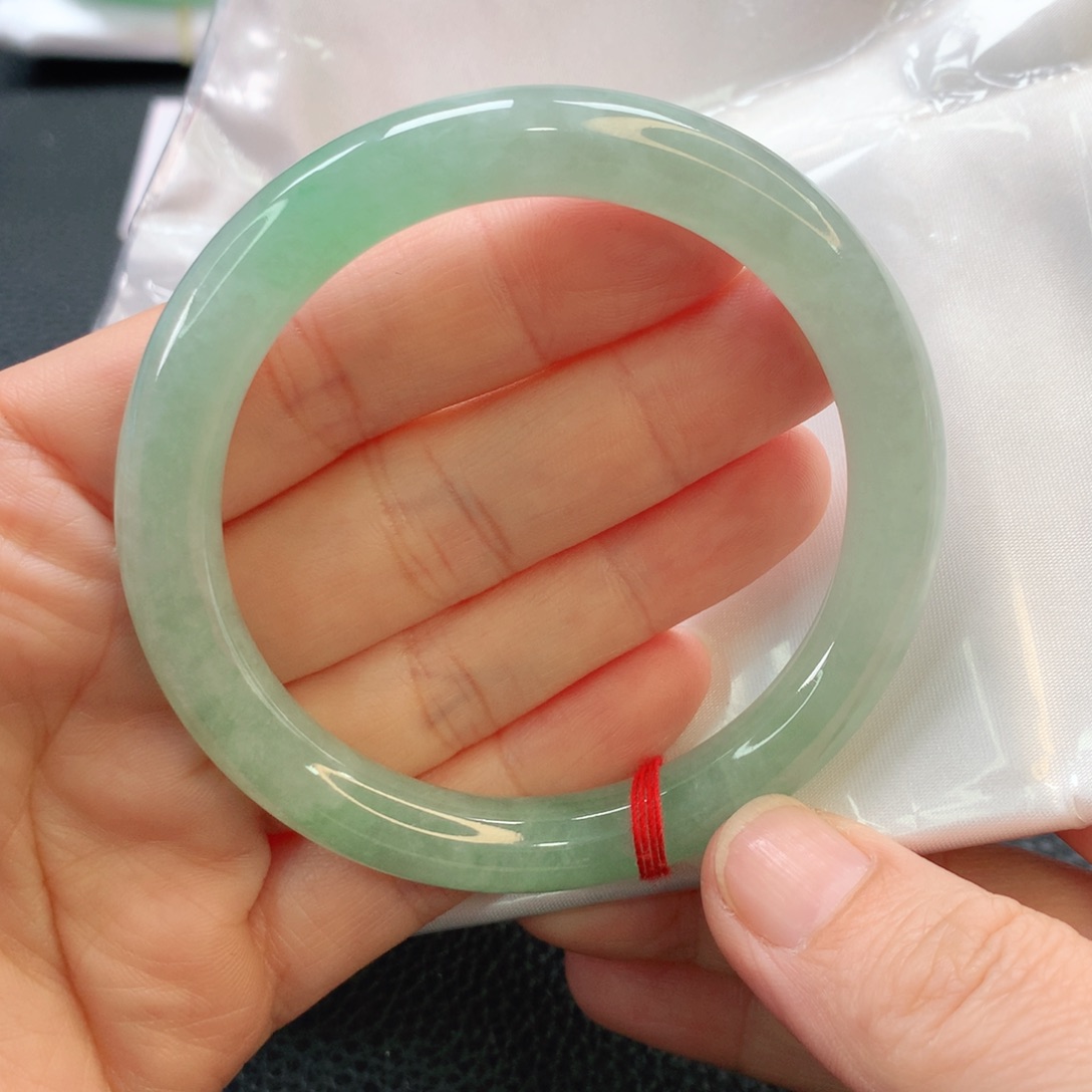 翡翠手镯未镶嵌57圆