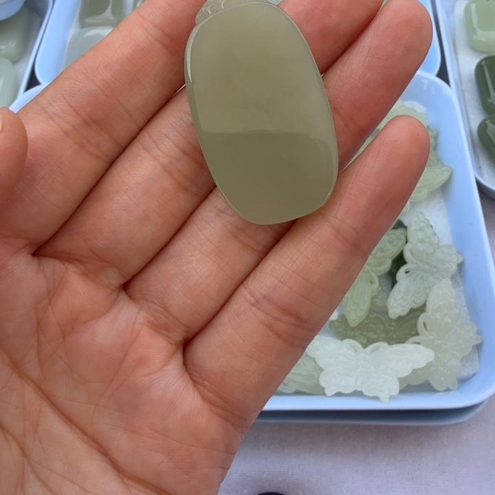 清***霞和田玉未镶嵌颈饰