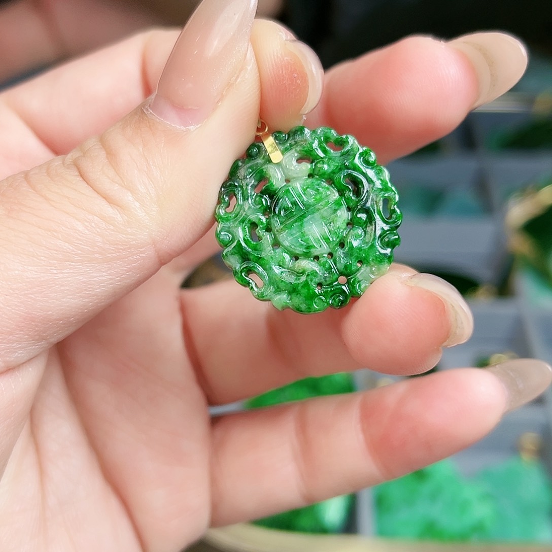 翡翠颈饰18K金镶嵌吊坠