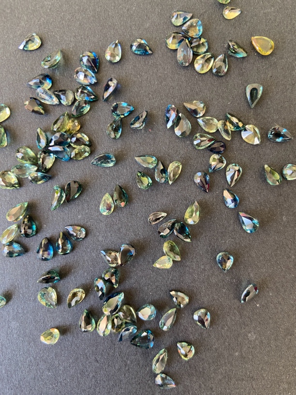 粉丝福利九十九一粒蓝宝石（直播时颜色可选）