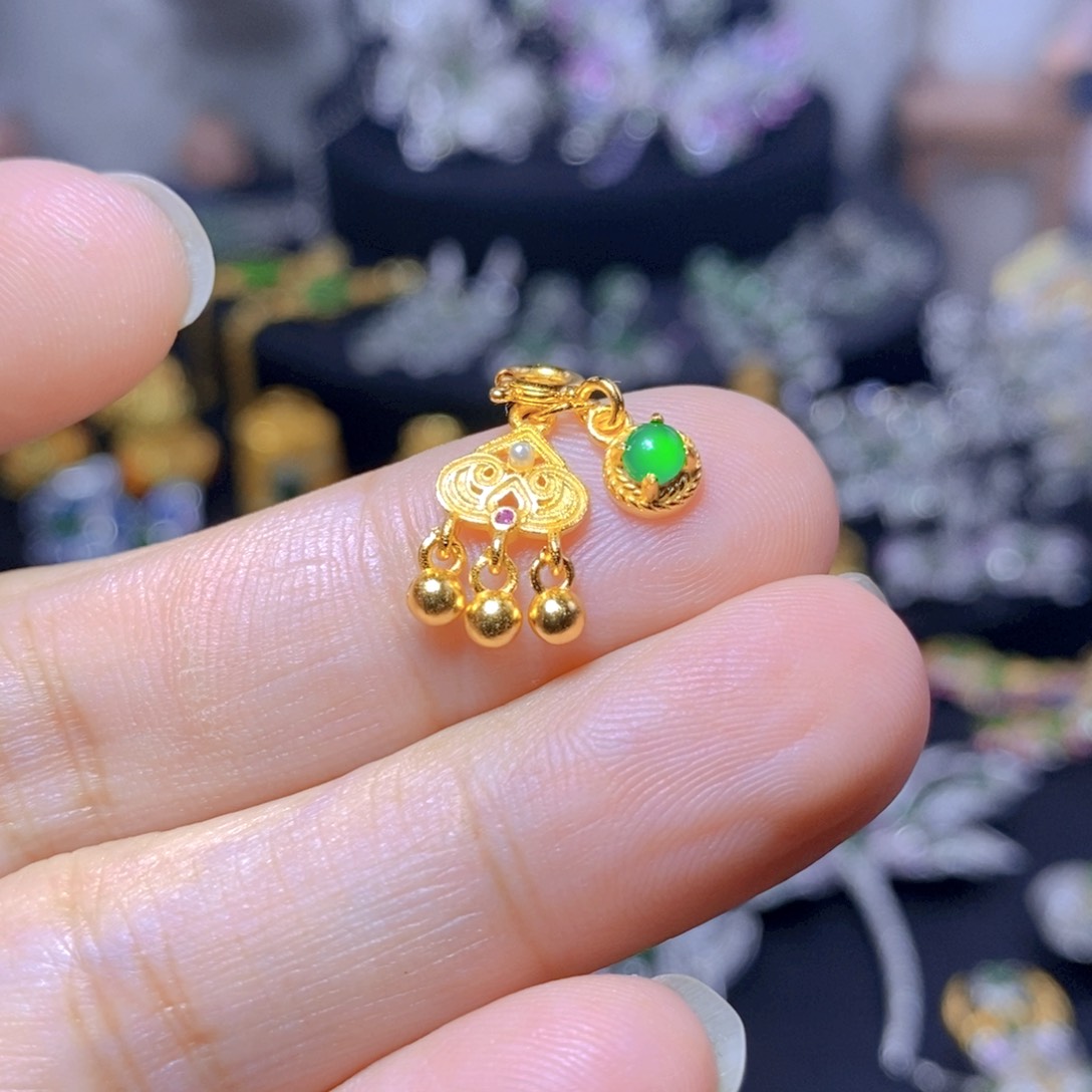 翡翠银S925镶嵌耳饰天然翡翠