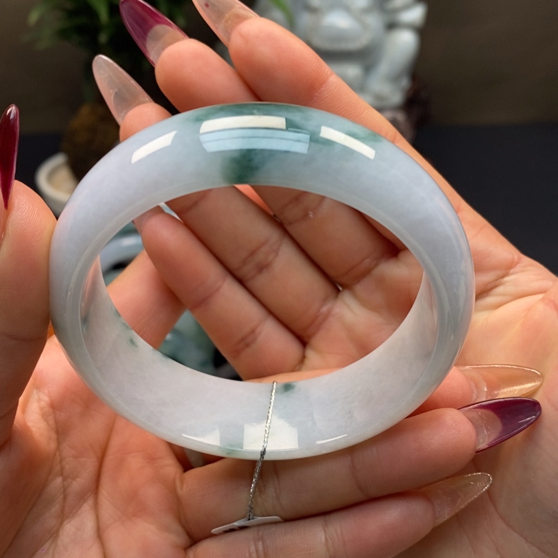 翡翠手镯未镶嵌天然