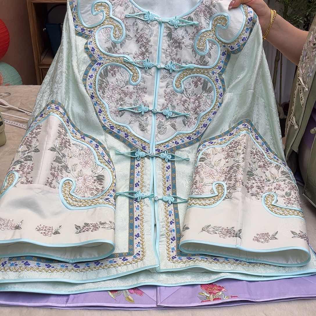 刺绣太太服破价破价破价