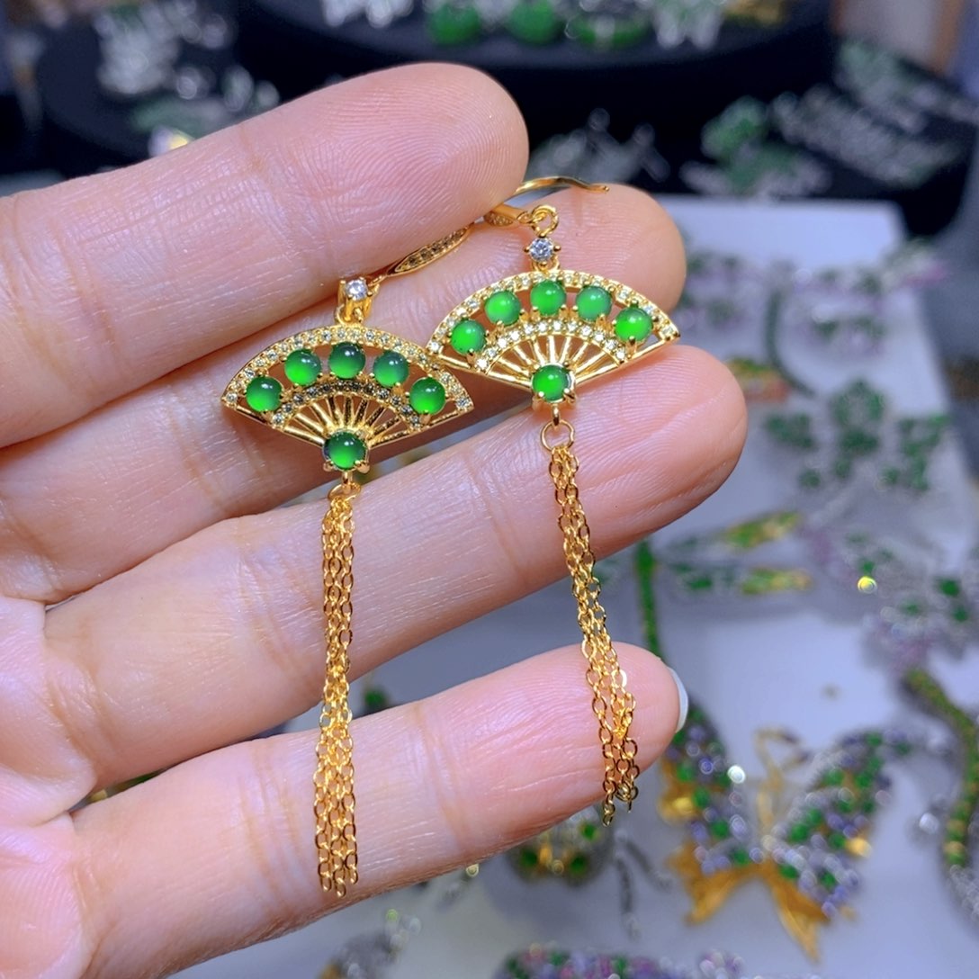 翡翠颈饰银S925镶嵌天然翡翠