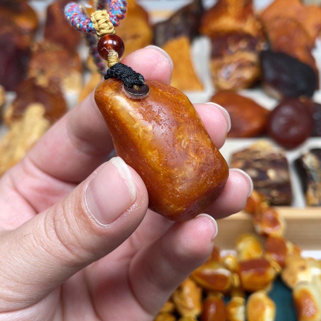 蜜蜡珠宝奇石未镶嵌