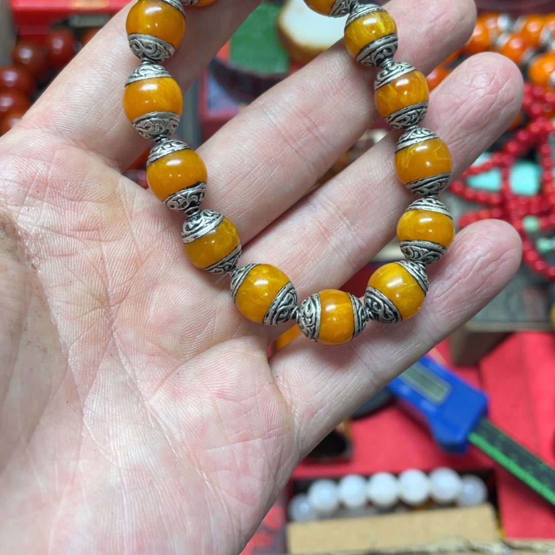 琥珀裸石未镶嵌好物推荐如图所示