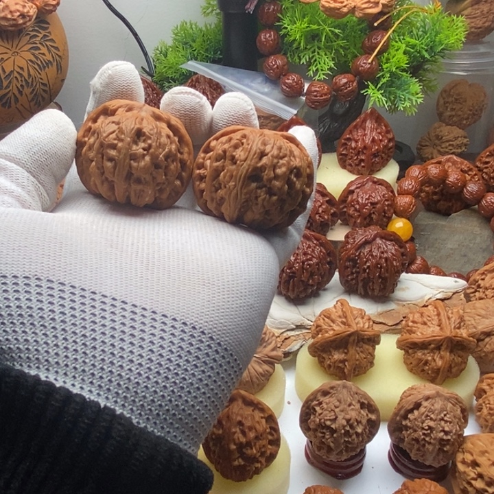 核桃红锦鲤文玩核桃45