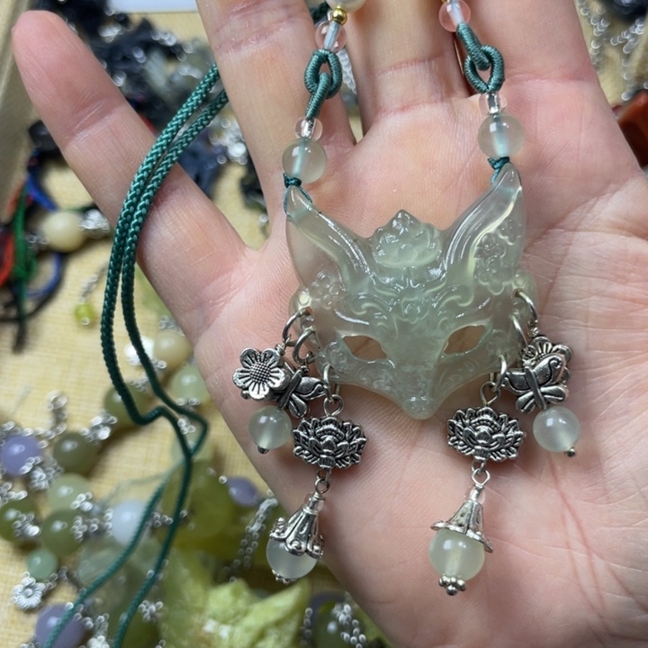 蛇纹石玉合金颈饰