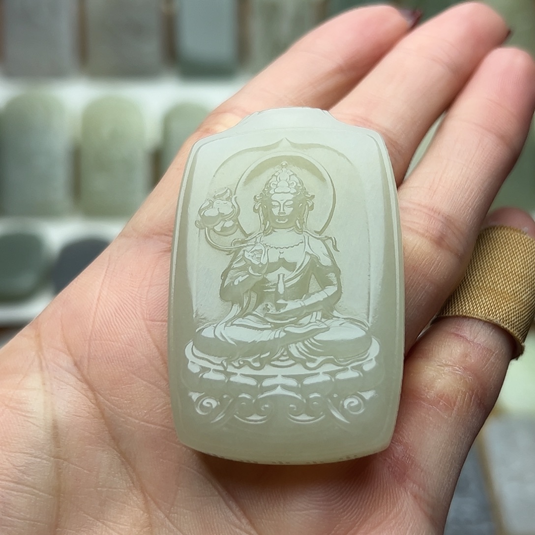 和田玉未镶嵌颈饰