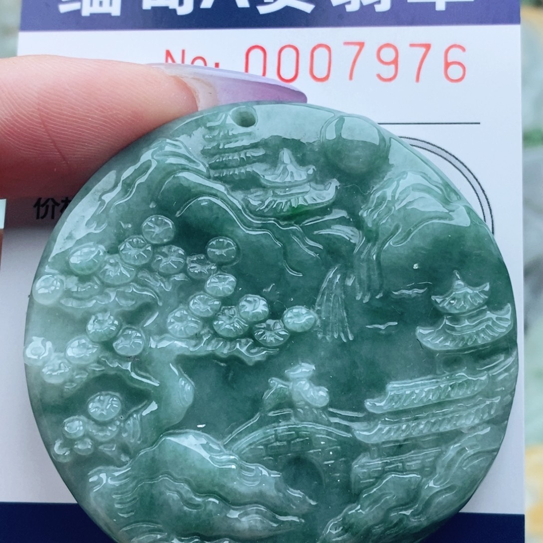 吊坠(不含链)未镶嵌翡翠