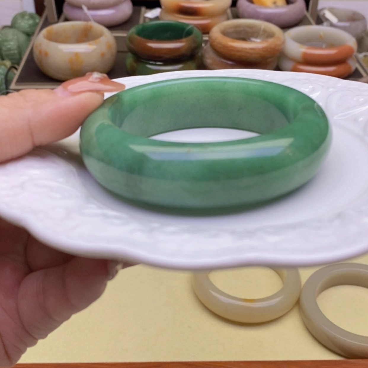 【闪购商品】石英质玉手镯未镶嵌