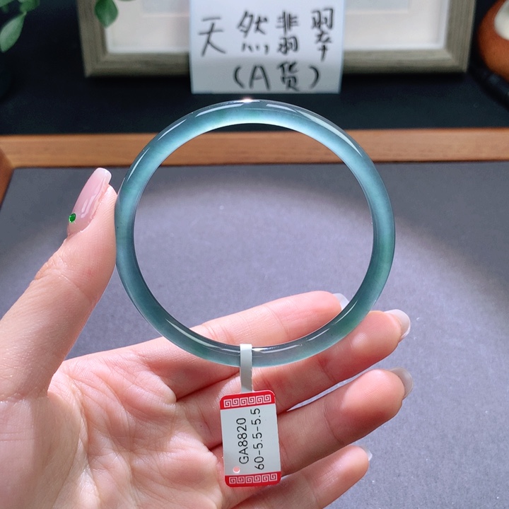 翡翠手镯未镶嵌天然翡翠手镯