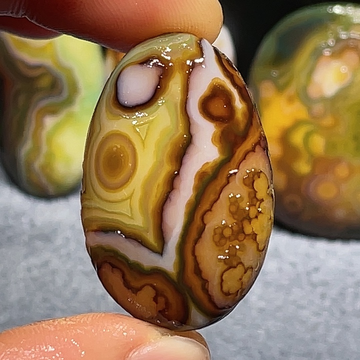 玛瑙/玉髓未镶嵌珠宝奇石