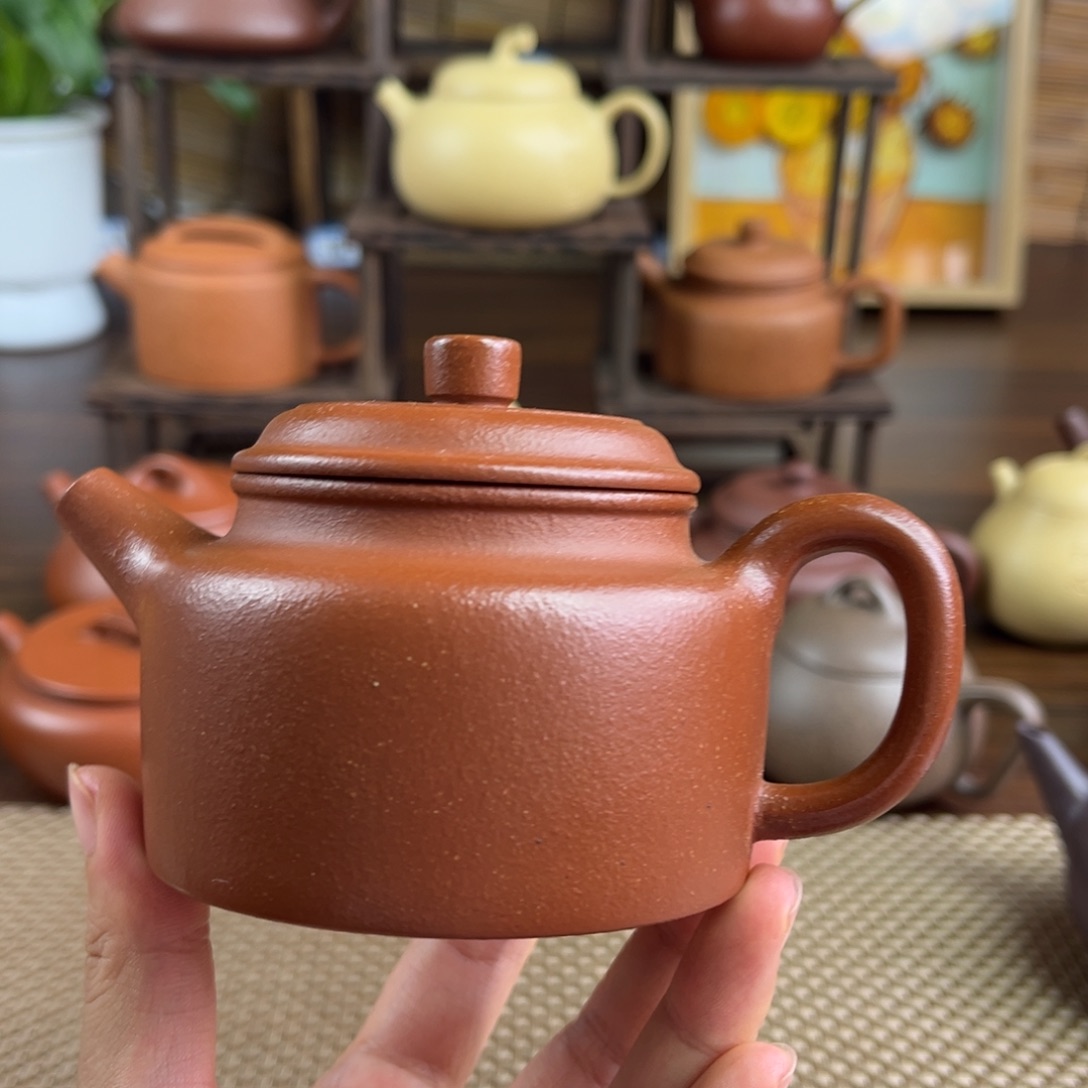 茶壶紫砂手工制作工艺精湛跳沙