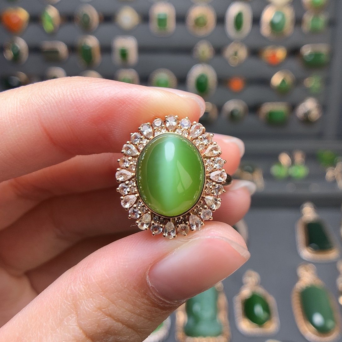 和田玉首饰18K金镶嵌