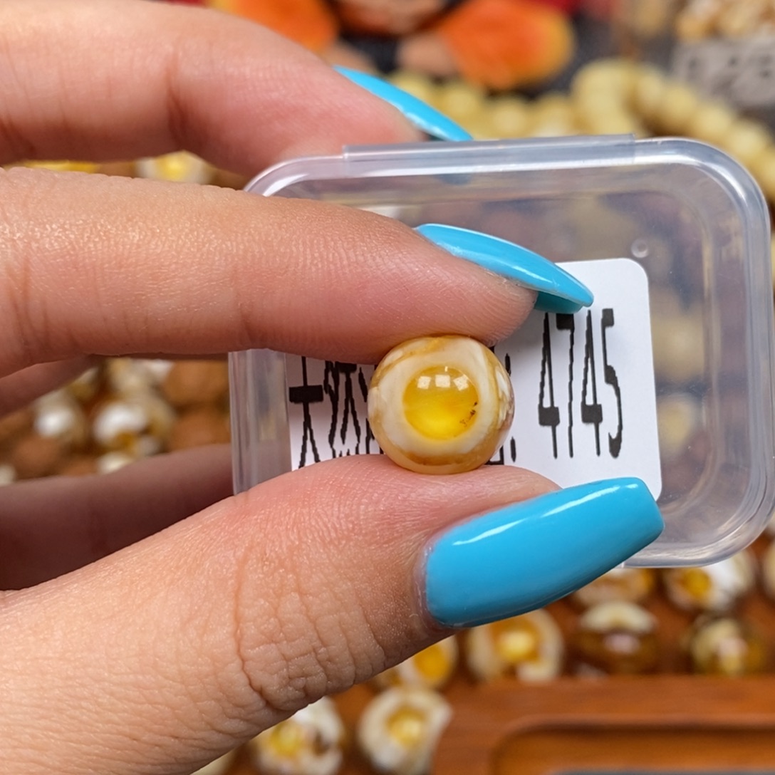 蜜蜡未镶嵌珠宝奇石4745