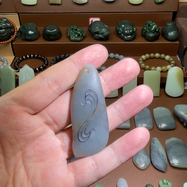 和田玉未镶嵌颈饰