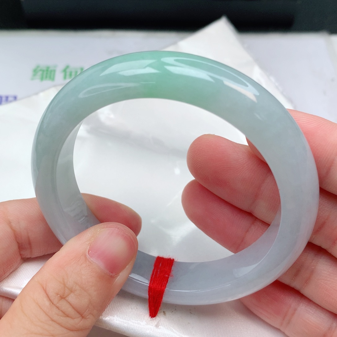 翡翠手镯未镶嵌55-56圈