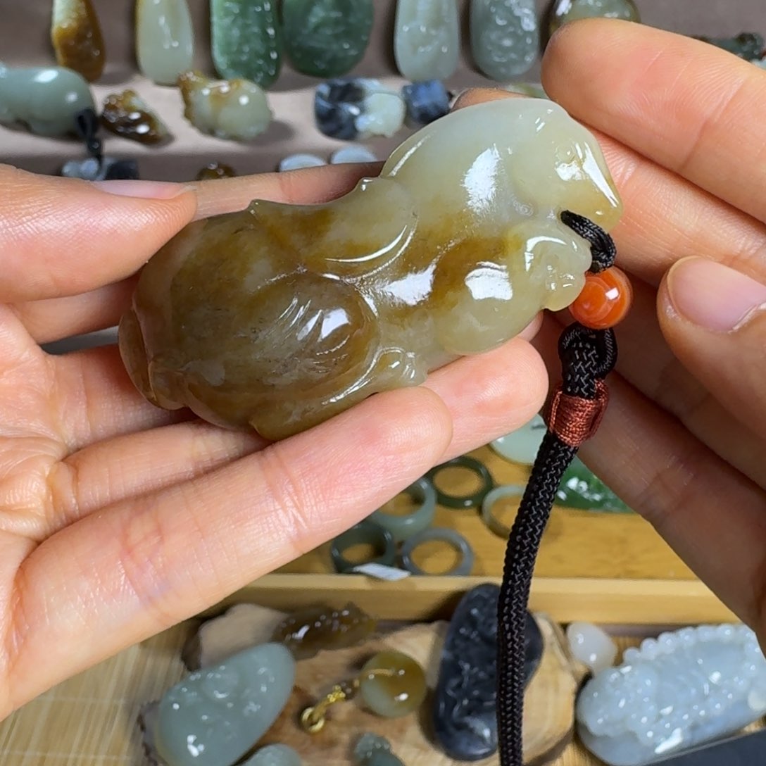 和田玉（糖玉）颈饰未镶嵌