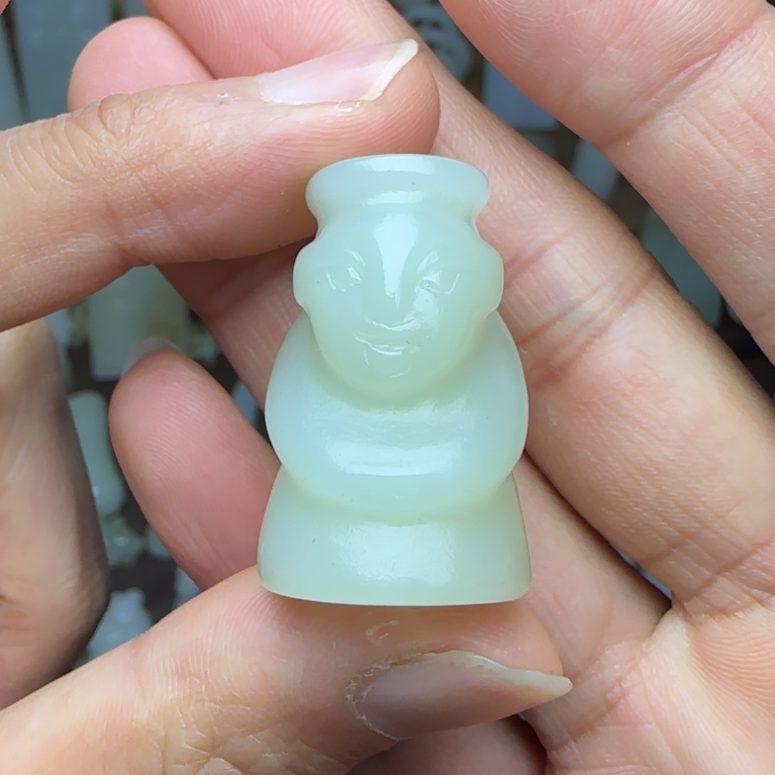 和田玉挂件未镶嵌玉贵人