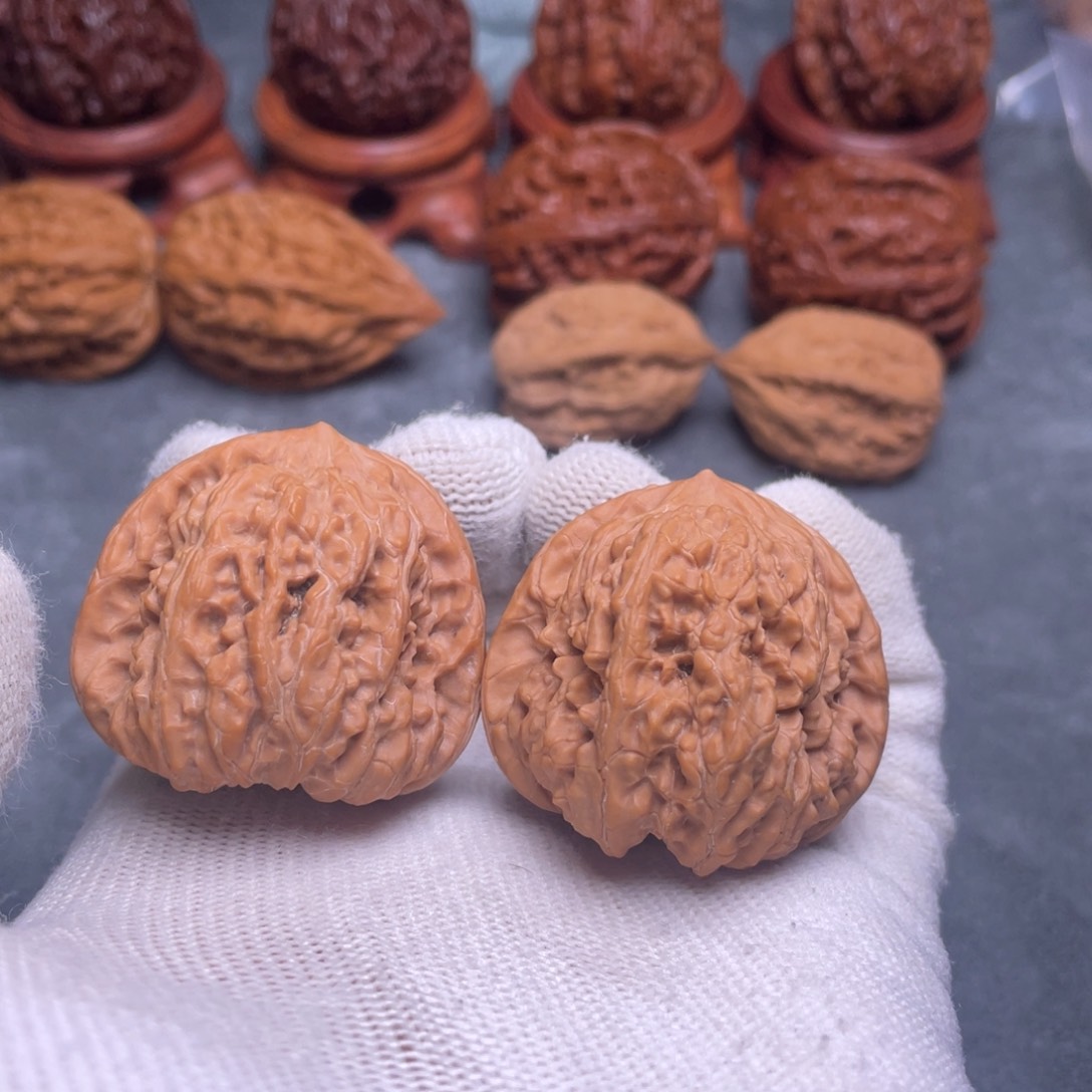 文玩核桃吊坠39平谷凹底42.1克全品