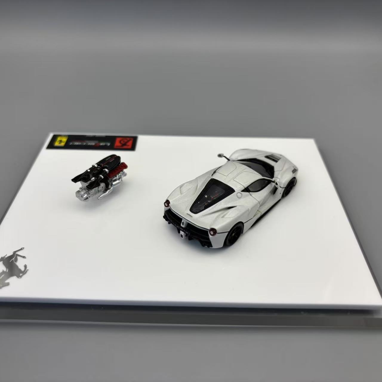 DMH Model 1:64  LaFerrari 法拉利 带发动机摆件 树脂模型车