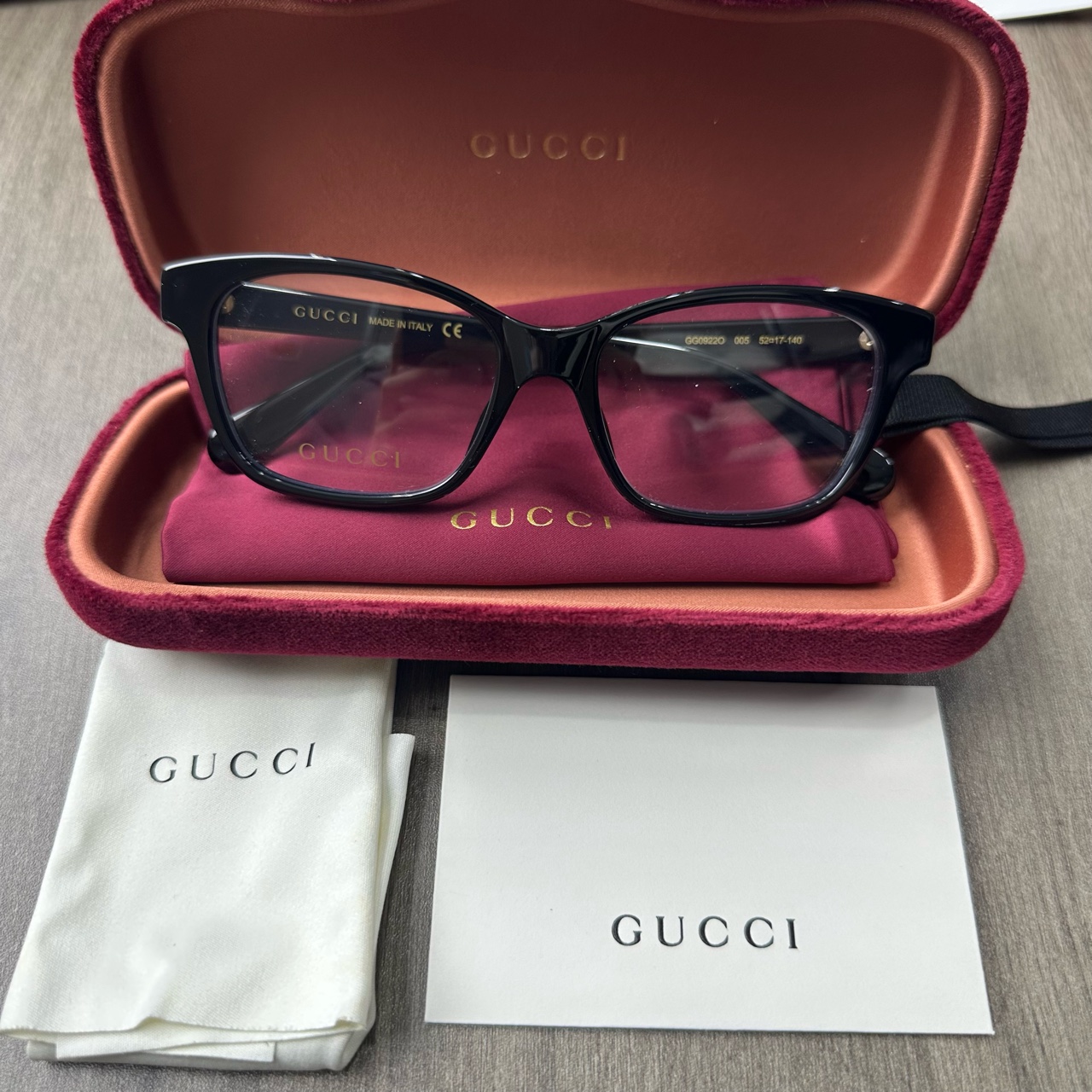 全新未使用 GUCCI/古驰 双G侧logo黑色平光镜 864266